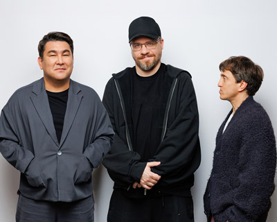 Купание обезьяны в теплой воде